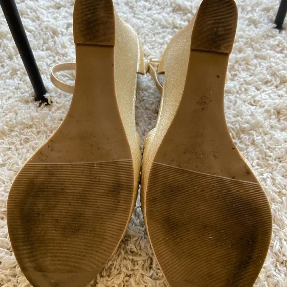 Gold Lame Rhinestone Wedges - Size 10 - Picture 4 of 5